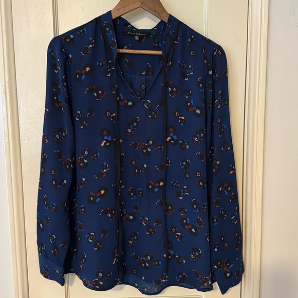 Like New! Nordstrom long sleeve navy blouse - Picture 1 of 3